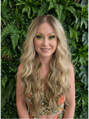 Tessa in Butter Pecan | 26" Two Tone Blonde Wavy Lace Front Wig